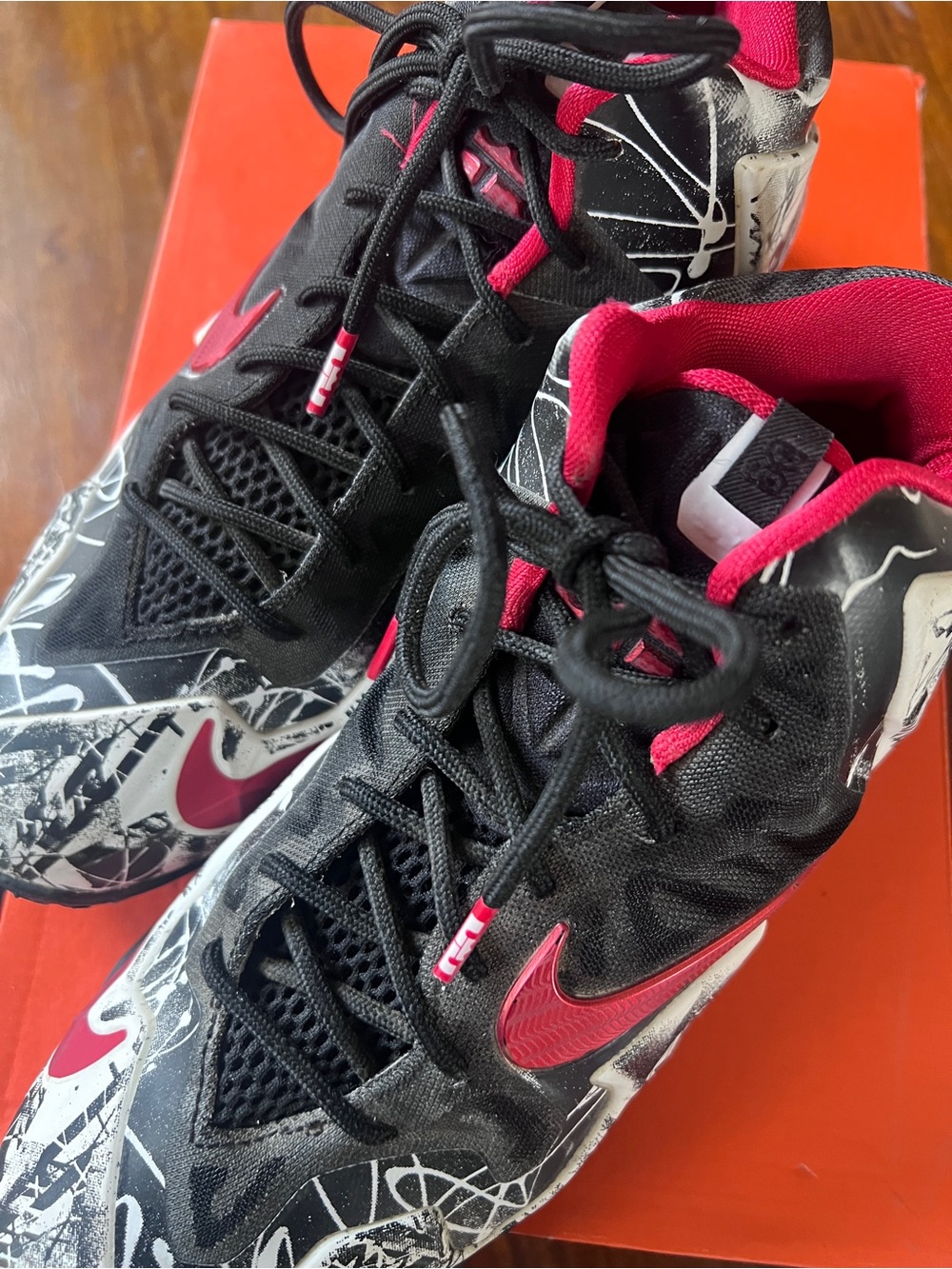 LeBron XI Graffiti Sneakers